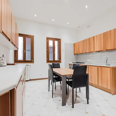 Elegant Apartment 7 Minutes From Piazza San Marco! Venecia Exterior foto
