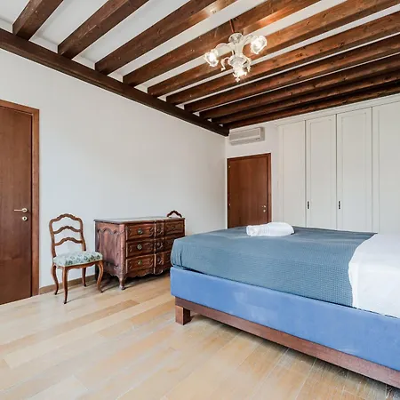 Elegant Apartment 7 Minutes From Piazza San Marco! Venecia Exterior foto
