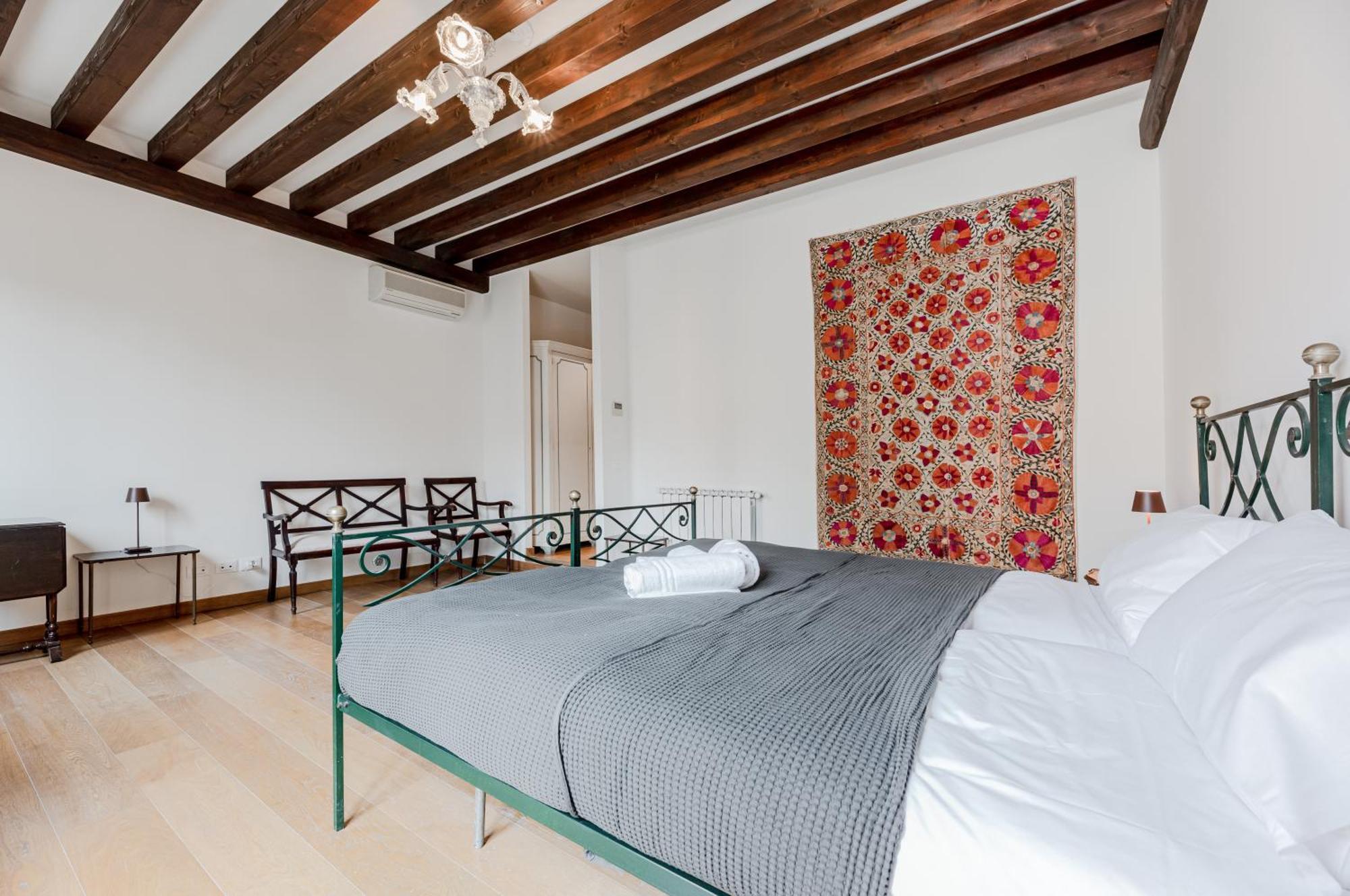 Elegant 7 Minutes From Piazza San Marco! * Venecia