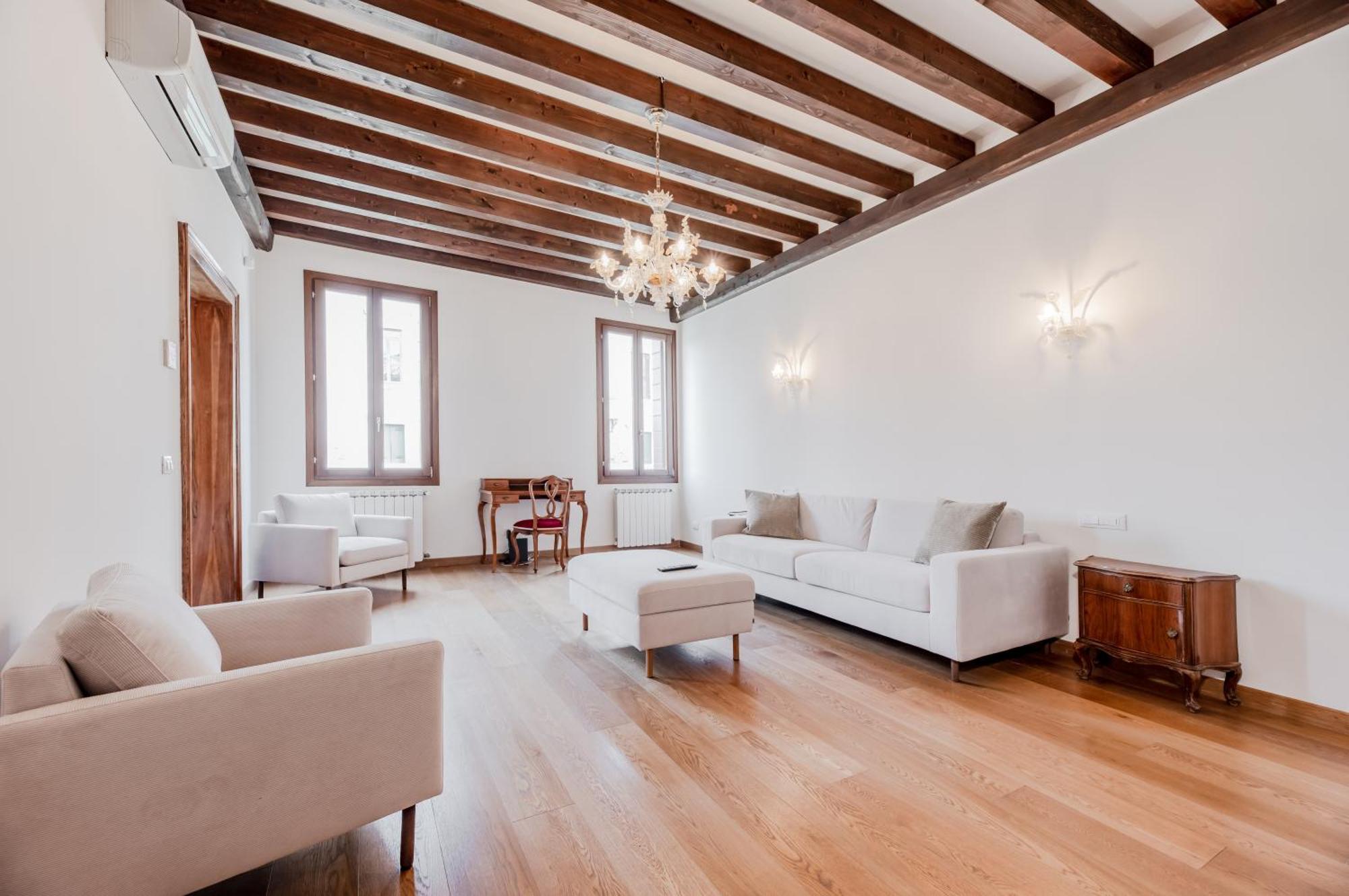 Elegant 7 Minutes From Piazza San Marco! * Venecia